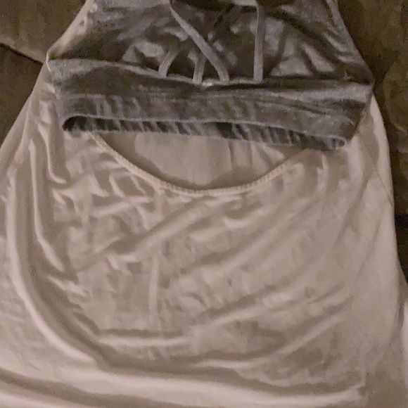 Old Navy active tank top - Picture 3 of 3